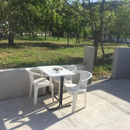 And Sea 1 Apartment